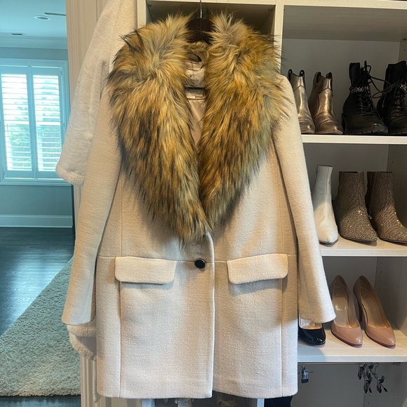 Kate Spade wool blend coat with faux fur collar. like new!